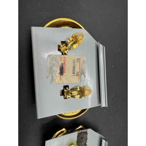 Vtg Liz Claiborne Gold Tone Round Swirl Cross Clip On Stud Earrings Lot of 2 NOS - Picture 6 of 8